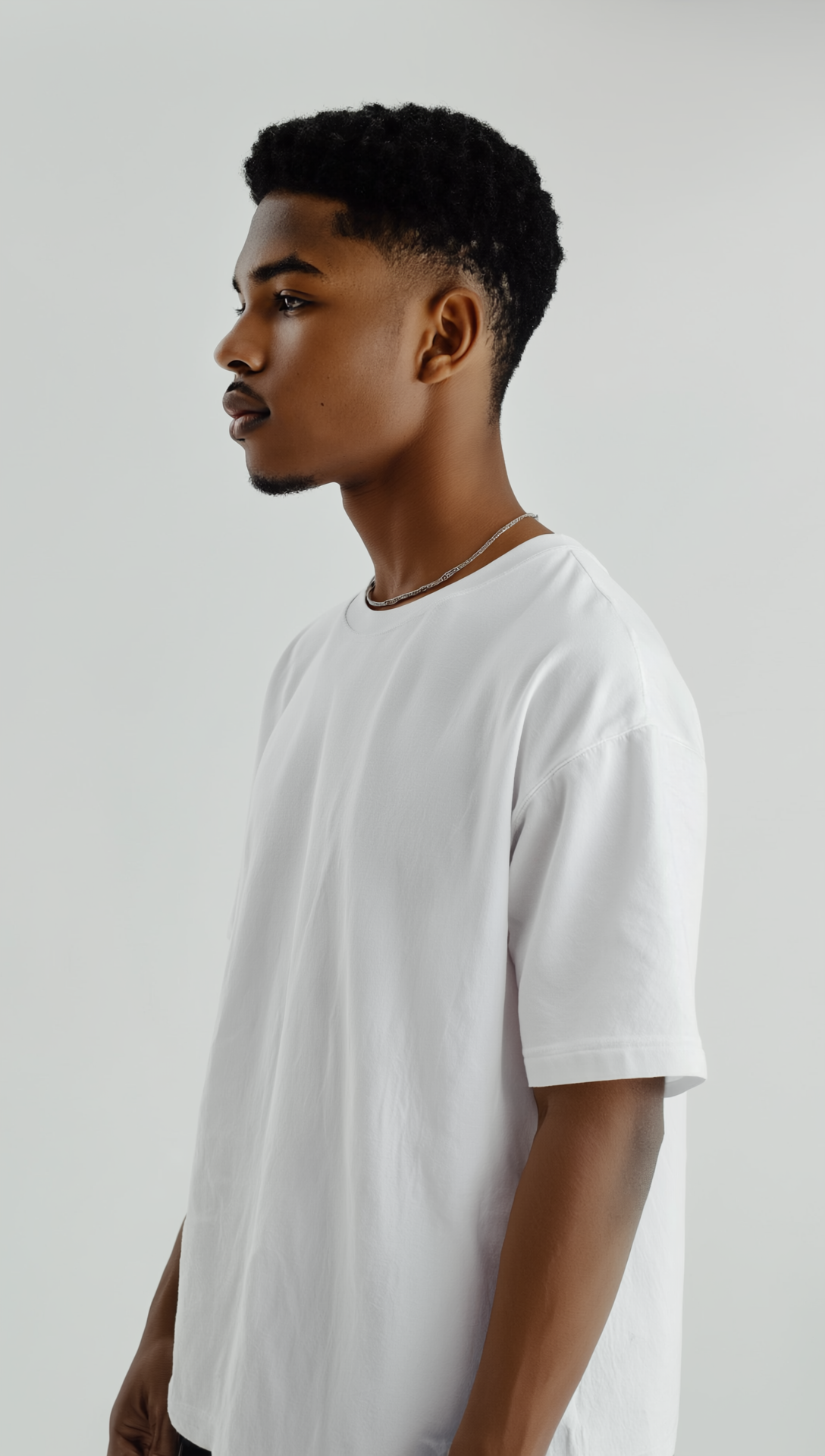 🤍 White Oversized T-Shirt – Clean, Fresh & Forever Iconic